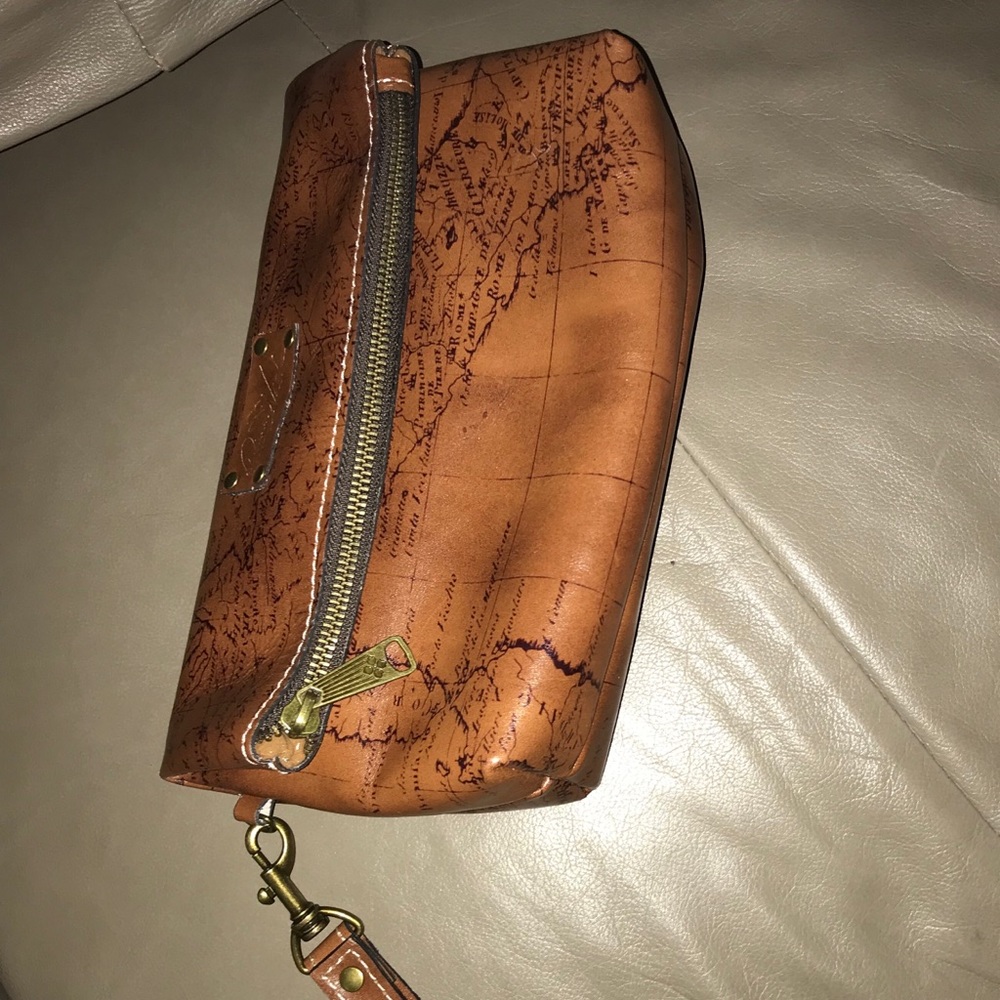 NWOT Patricia Nash wristlet